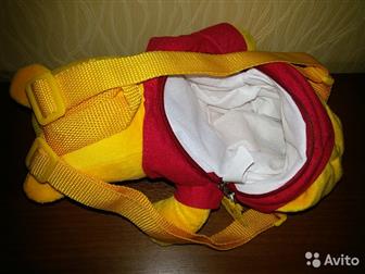 Продам детские рюкзачки в виде игрушек Винни Пух и Лошадь,  Высота 25 см и 30 см соответственно,  Застежка на молнии сзади,  Состояние отличное,  Цена за один, Состояние: в Екатеринбурге