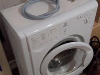    INDESIT  WIUN81,  4 ,   3,5  ,   ,  , ,   ,      