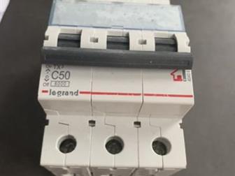 ���,  ������� 1-�������� Legrand �25 6000 3 DX3 30mA - 1�� - 1700� ��� 4-�������� Legrand 40A 10000 TX3 30mA - 1�� - 2900����,  ����������� 1-�������� Legrand C25 � ������