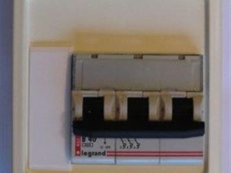 1,    Legrand  , ,  :-   Ekinoxe, Legrand 01304 4 ,    IP30  (2 , )  ,  