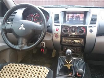  Mitsubishi Pajero -- 