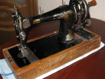 Продам швейную машину Zinger Kohler altenburg, в деревянном чемодане, 3500, руб, Возможно и на запчасти! Торг в Санкт-Петербурге