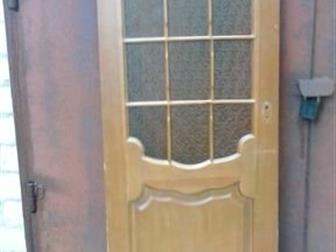 Продам дверь со стеклом , б\у , без коробки и замка и петель,  Натуральное дерево , ширина 80см,  высота 2метра,  Звонить до 22, 00 в Уфе
