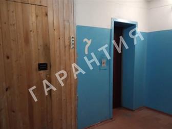 Продается уютная, просторная квартира с хорошей планировкой в самом центре города, в 50 м от торгового центра Оазис,  Для детей - детский сад 52, школа 8,  В шаговой в Вологде